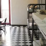 هوستال نيويورك بيت شباب برشلونة